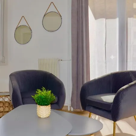 Comfort And Modernity In The Heart Of 5 Apartment