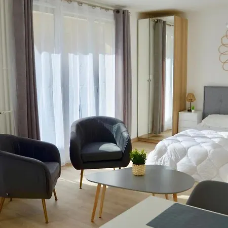 Comfort And Modernity In The Heart Of 5 Apartment *